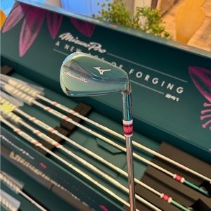 Mizuno Pro 241 Azalea Limited Edition 3-PW MASTERS US VERSION golf club